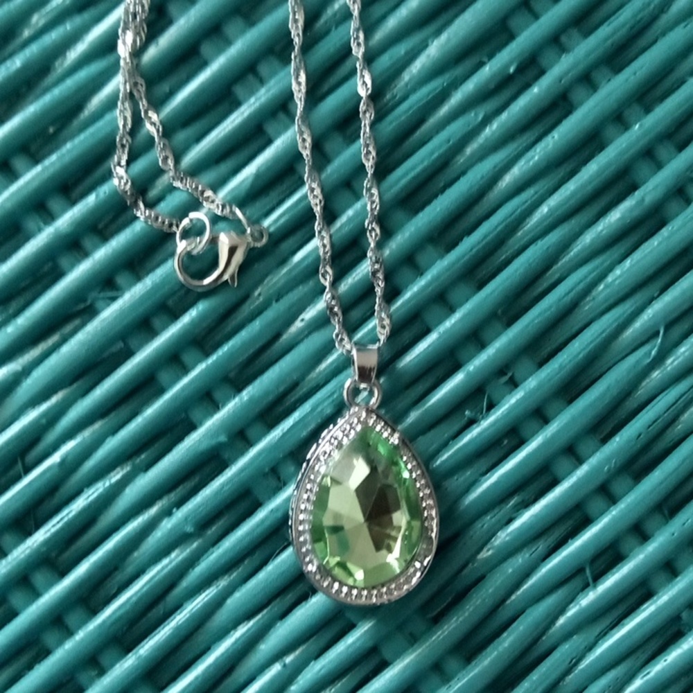New Silver Green Necklace